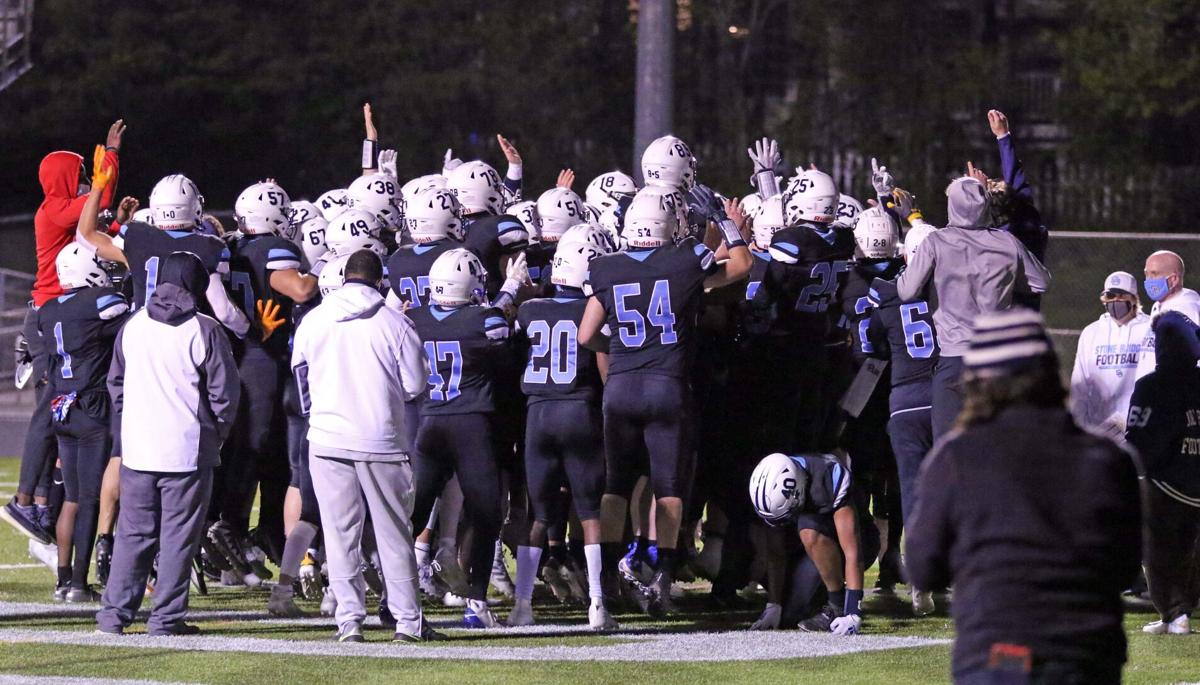 Stone Bridge Football Blows Past Briar Woods To Win Region Title Sports Insidenova Com