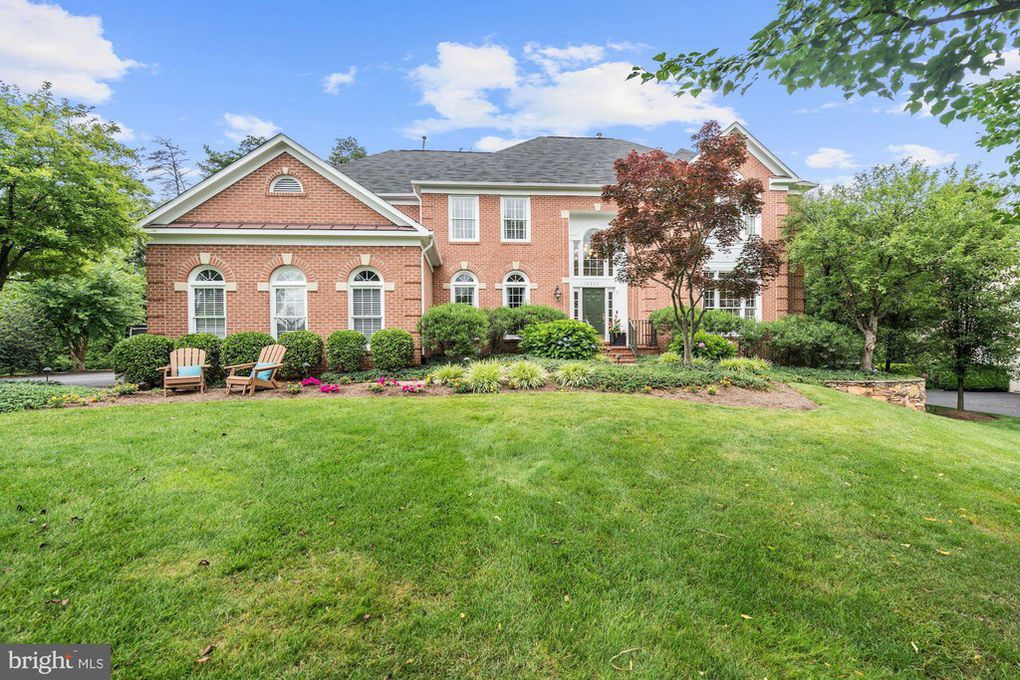 7 top homes for sale in Herndon Real Estate