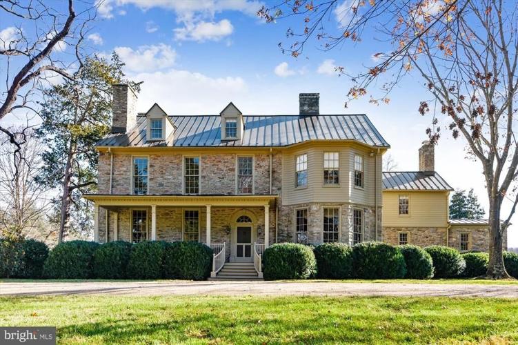 Top six homes for sale in Middleburg Headlines