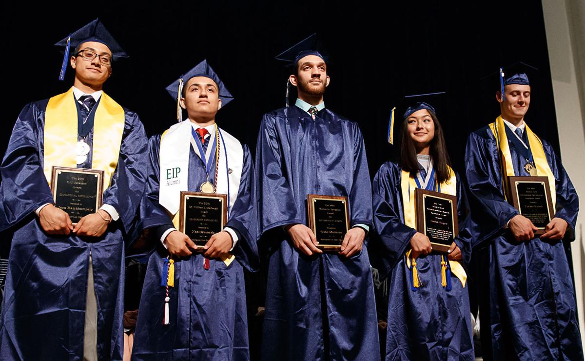 WashingtonLee grads urged to take advantage of every day news