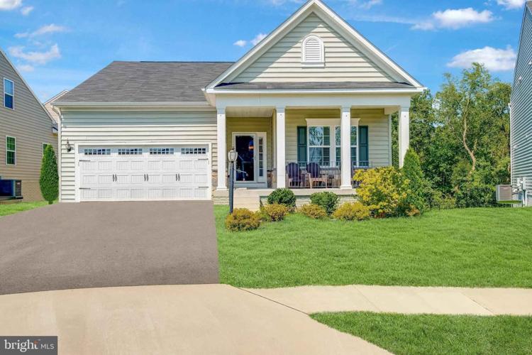 Top six homes for sale in Aldie Headlines