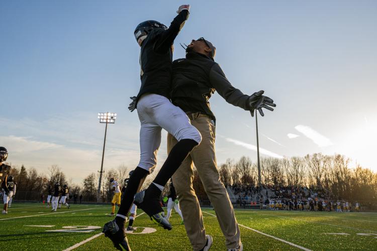 02_12_IN Western Branch vs Freedom Football_Doug Stroud Photography_Z91_0470.jpg