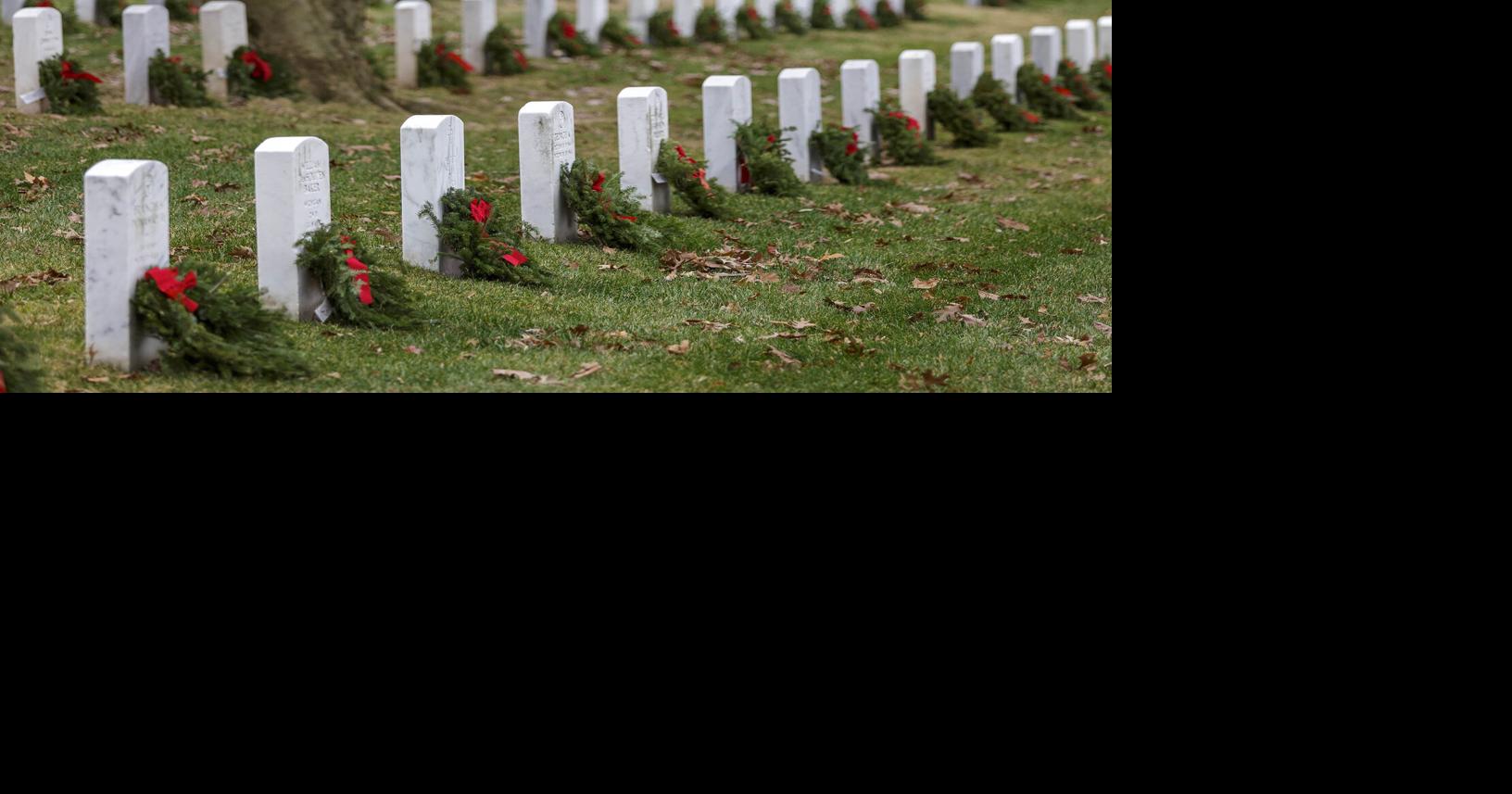 Volunteer Flags At Arlington Cemetery This Year Christmas 2022 Thousands Of Volunteers Lay 275,000 Wreaths At Arlington National Cemetery  | Headlines | Insidenova.com