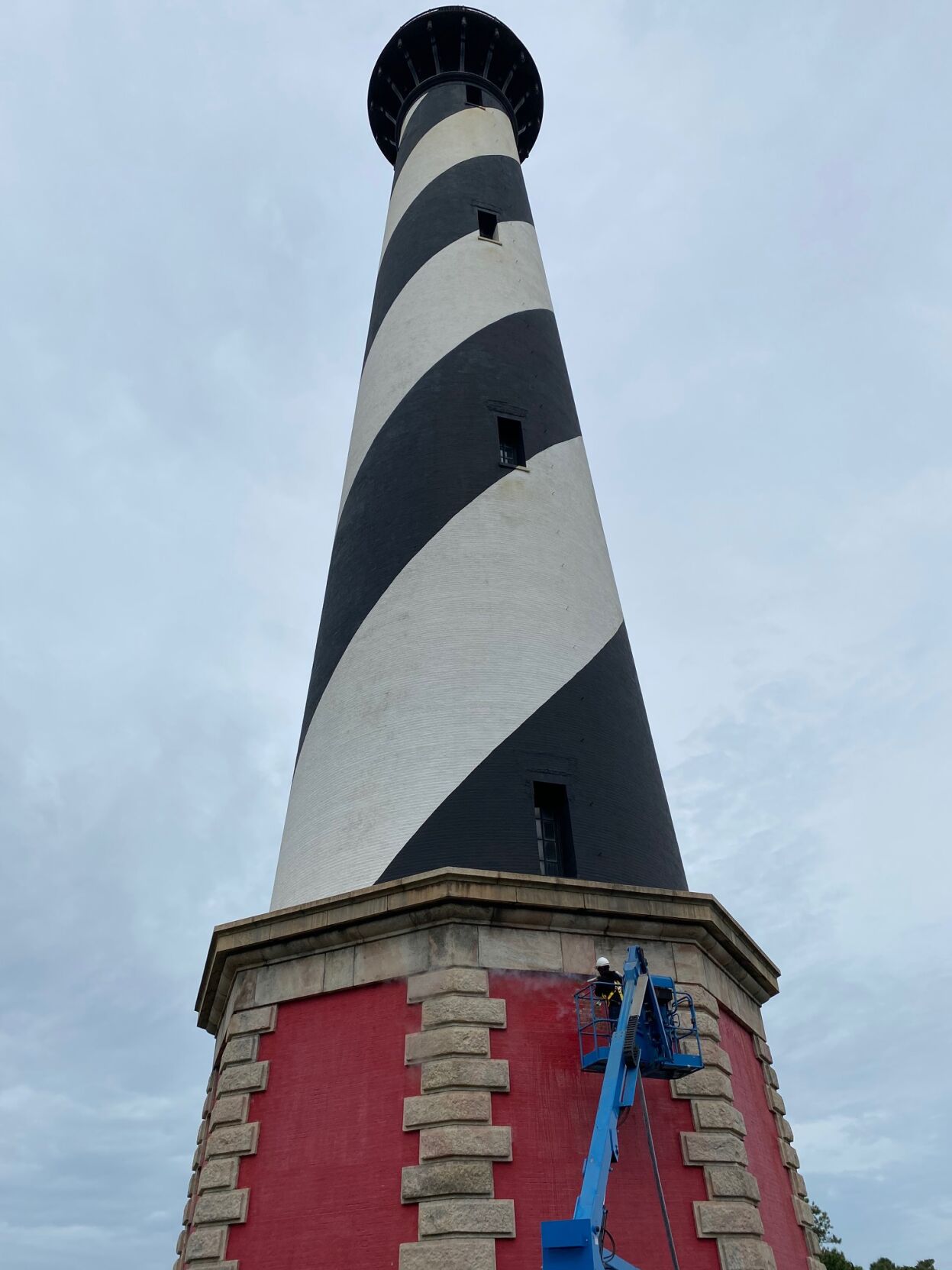 Cape Lookout Lighthouse closes for repairs due to safety concerns, News