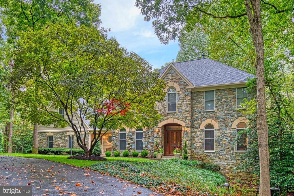 11307 Stoneledge Ct, Reston, VA 20191