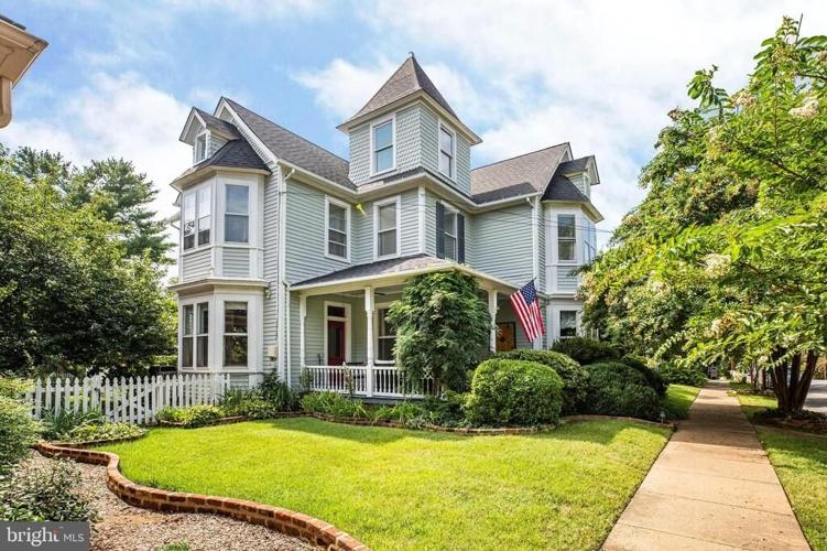 Top six homes for sale in Fredericksburg Headlines
