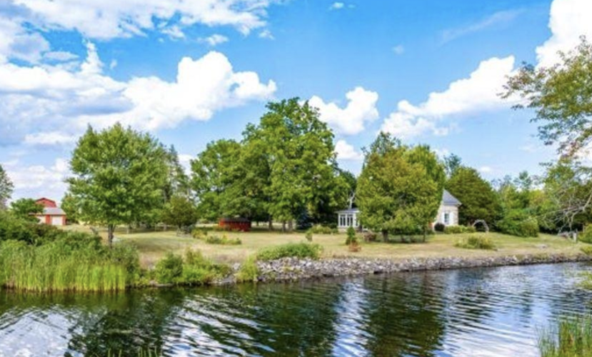 Perth waterfront property listed for 1.9 million