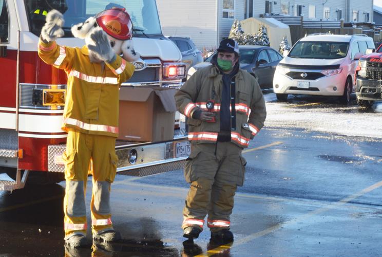 IN PHOTOS Santa spreads joy at Arnprior drivethru event Dec. 4