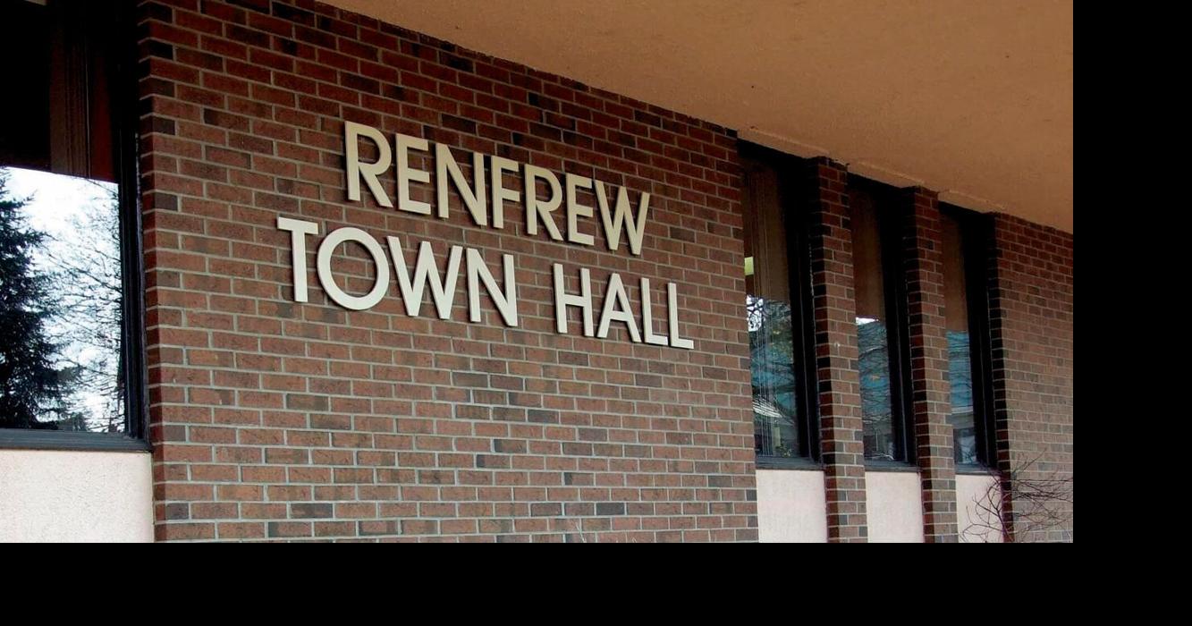 Marshall’s, Town of Renfrew sign new 5-year agreement