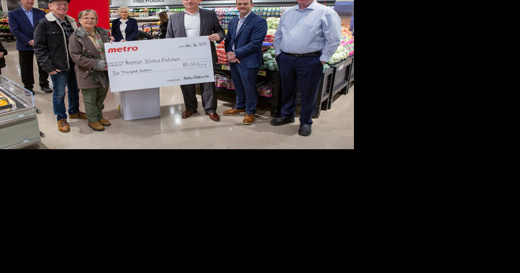 Arnprior Metro celebrates update with 10,000 food bank donation