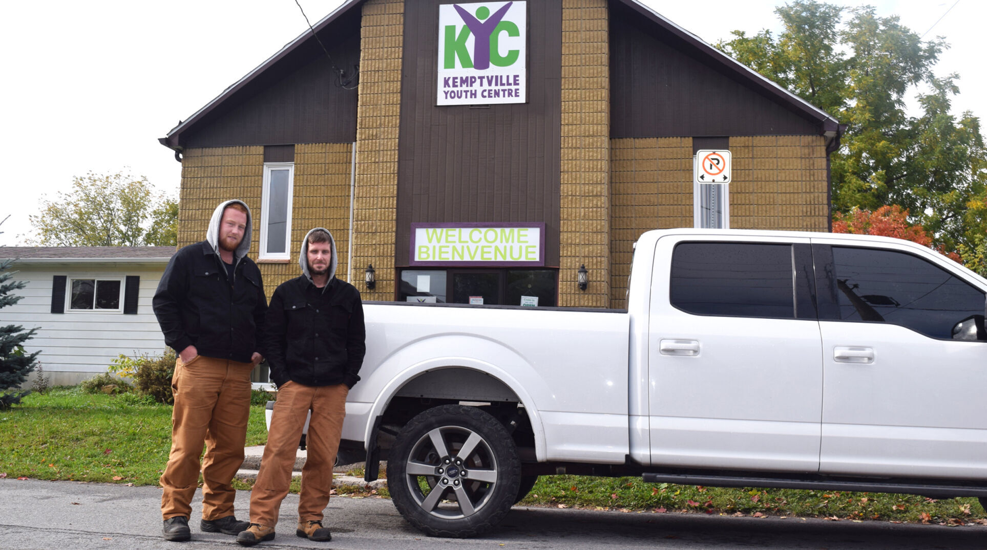 New junk removal business gives back to Kemptville Youth Centre