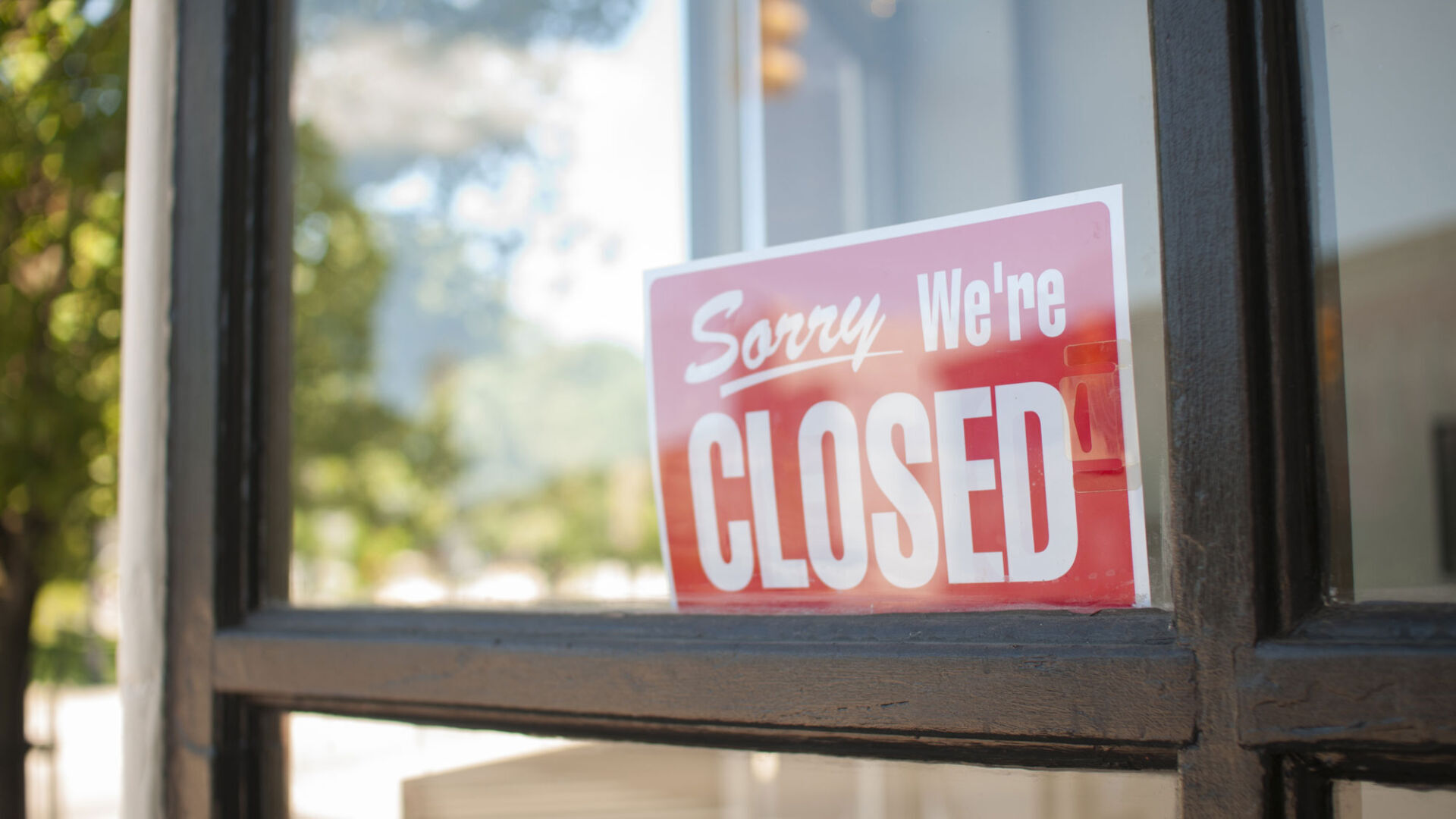 What s open and closed in Smiths Falls on Labour Day Monday