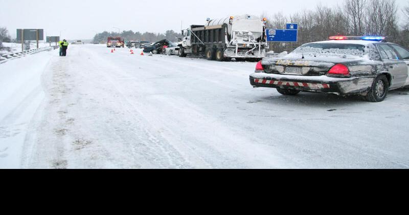 Woman dies in Highway 17 crash near Renfrew