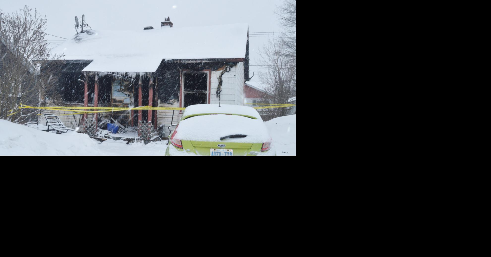 ‘Heavy smoke’ Resident escapes Renfrew house fire