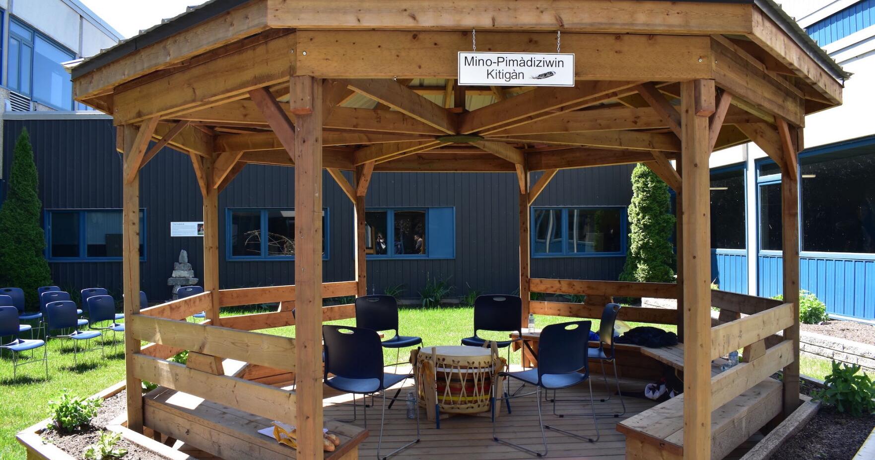 Mino-Pimàdiziwin Kitigàn courtyard opens at Pembroke school - Vimarsana News