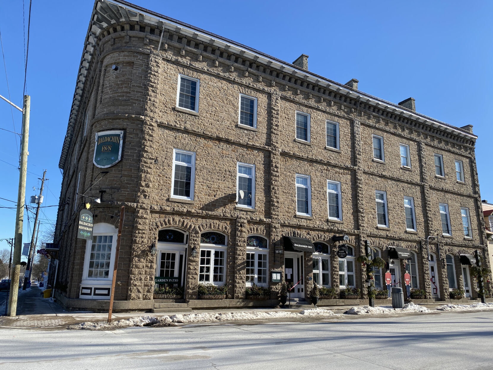 Merrickville inn facing building code violations following partial