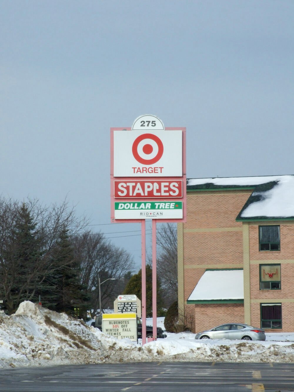 Staples to close Smiths Falls location this March