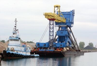 Photos: The Big Blue Crane makes Port Colborne stop