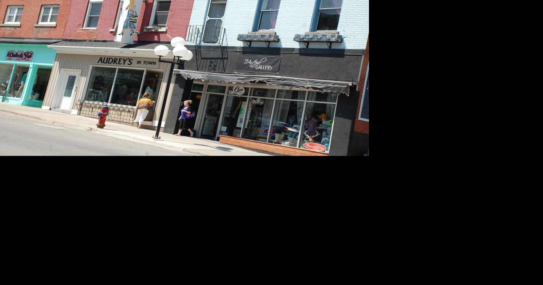 Retailers open shop in Arnprior