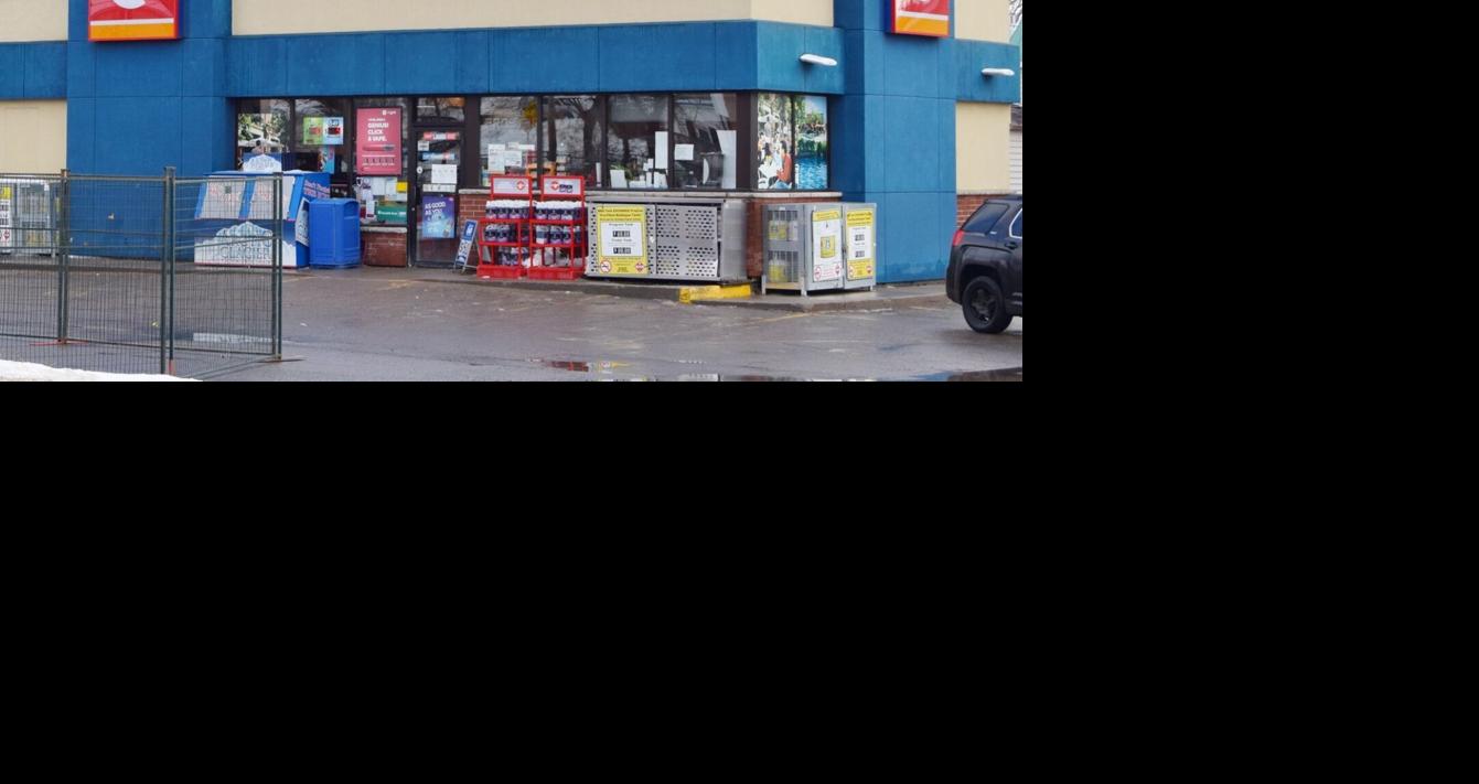 Which Ottawa Valley convenience stores will sell alcohol?