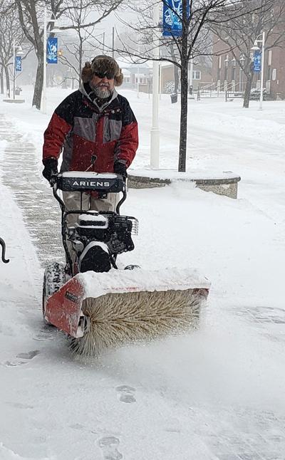 Winter Weather Wreaks Havoc On School Schedules News Iosconews Com