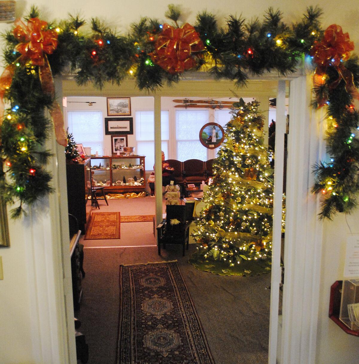 HOLIDAY OPEN HOUSES