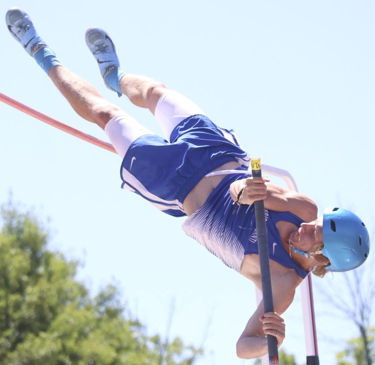 Jackets, Vikings shine at state track and field meet