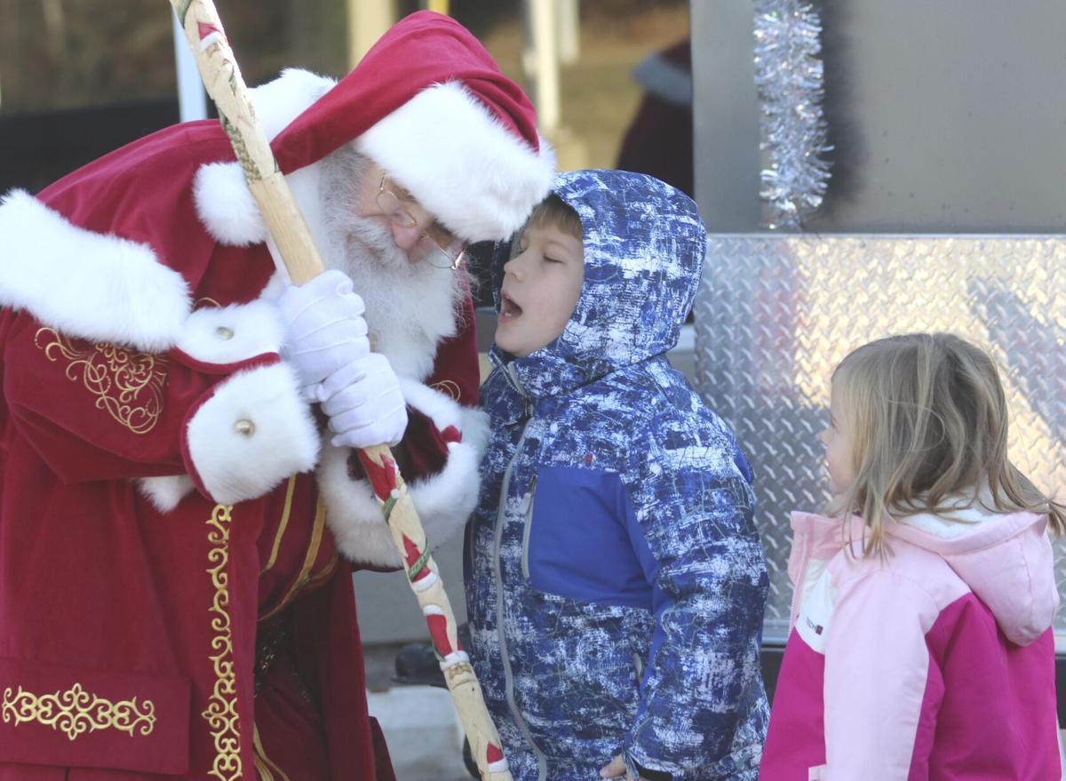 Santa makes appearance at Isanti County Sheriff's toy collection event