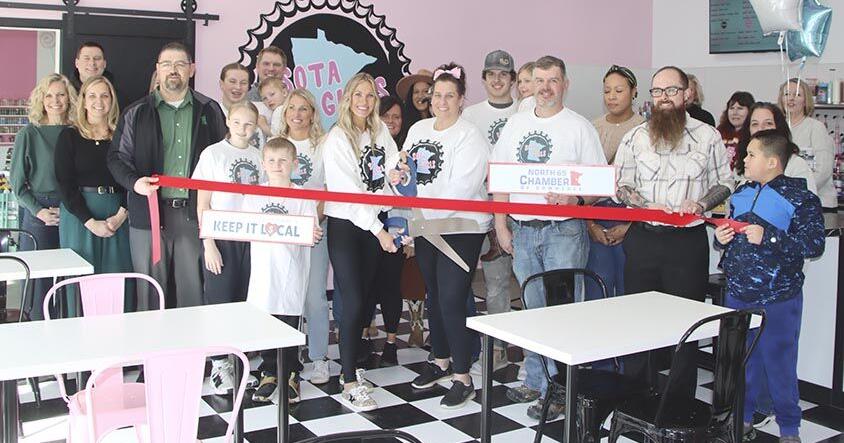 Trendy beverage store opens in Isanti