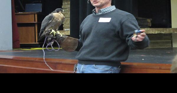 Community enjoys visit by master falconer | News | isanti ...