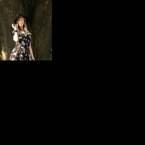 Heather Rayleen joins Pam Tillis at Old Town Theatre | News ...