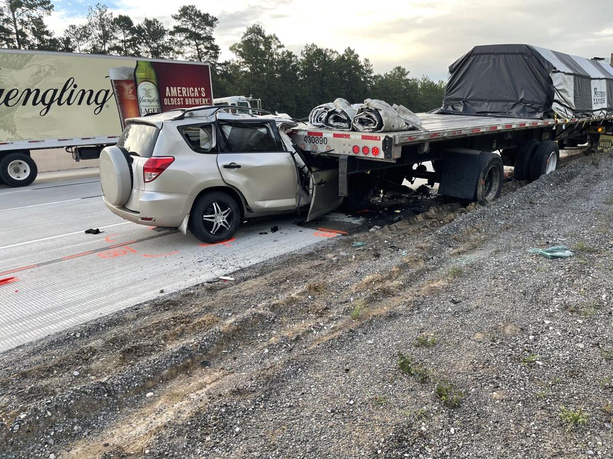 1 dead after early morning crash on Interstate 45 near New Waverly