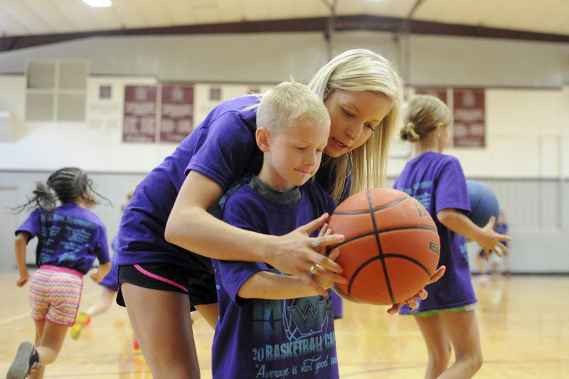 Learning the basics at Bulldog basketball camp Sports