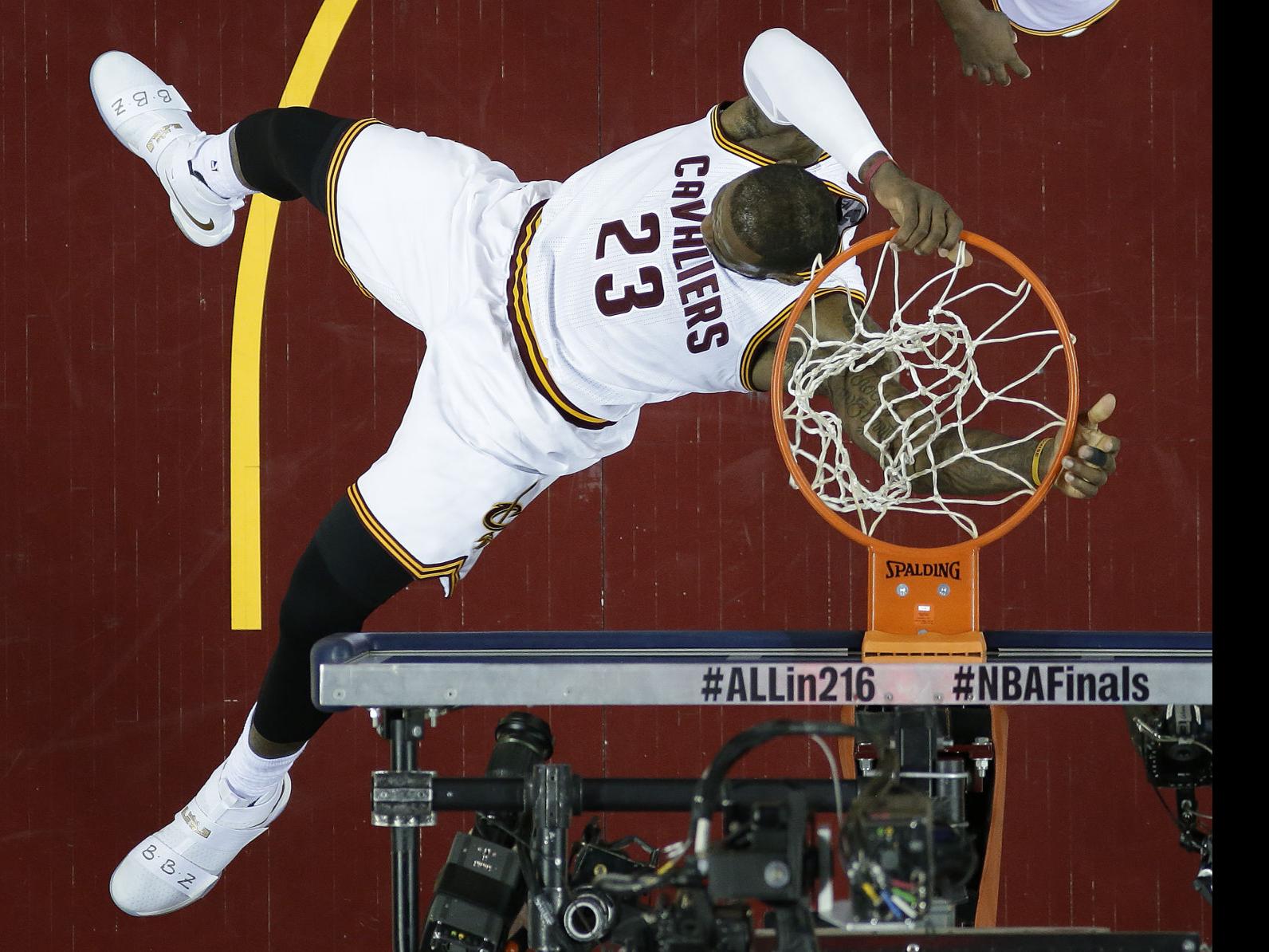 LeBron James, Kyrie Irving each score 41 as Cavs force Game 6