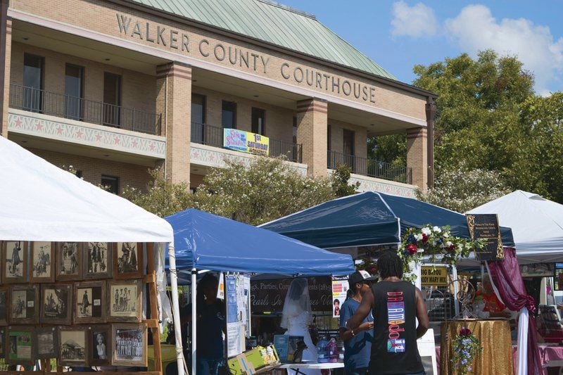 Thousands flock to Downtown Huntsville for Fair on the Square Local