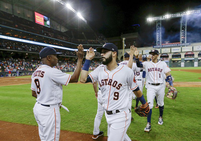 Gonzalez hits 2 HRs, his slam sends Astros over Rangers 8-7