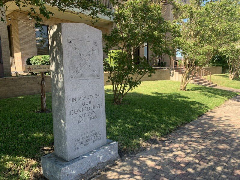 Walker County commissioners vote to keep Confederate monument at courthouse - Vimarsana News