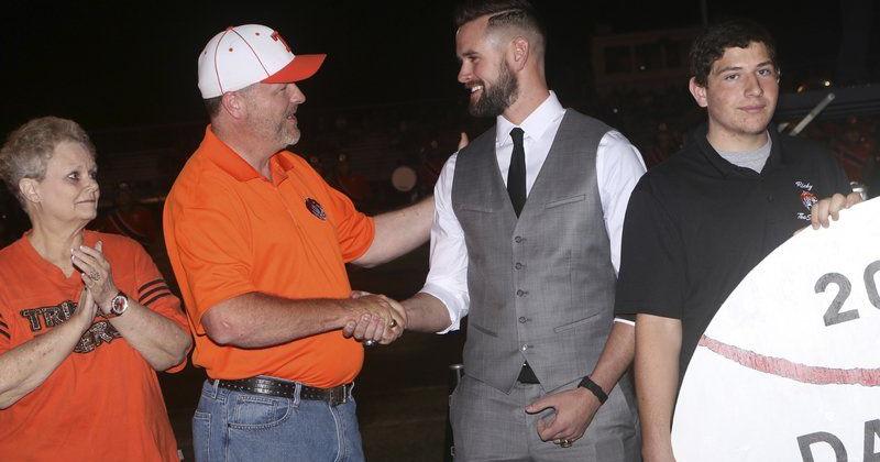 Trinity great Dallas Gallant honored, sees number retired | Sports ...