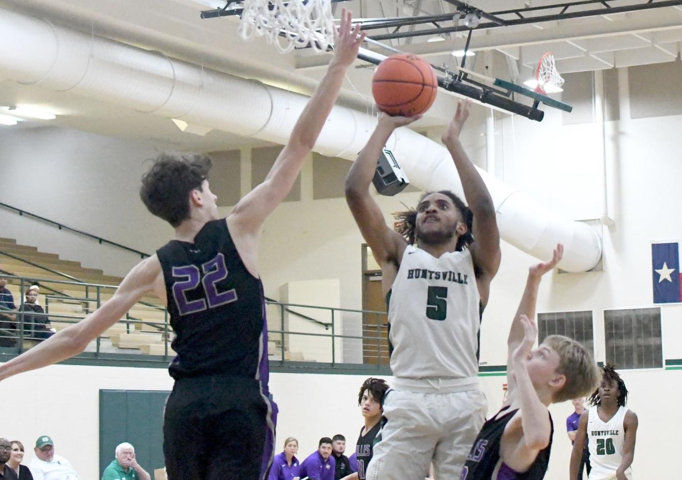 Huntsville throttles Willis for 40th straight league win Huntsville throttles Willis for 40th straight league win
