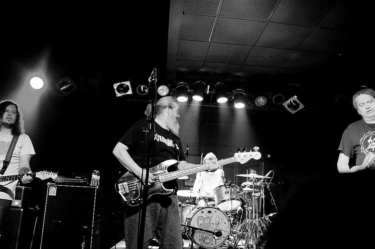 Photo Gallery Meat Puppets, Mike Watt + The Tom and Jerry Show Music