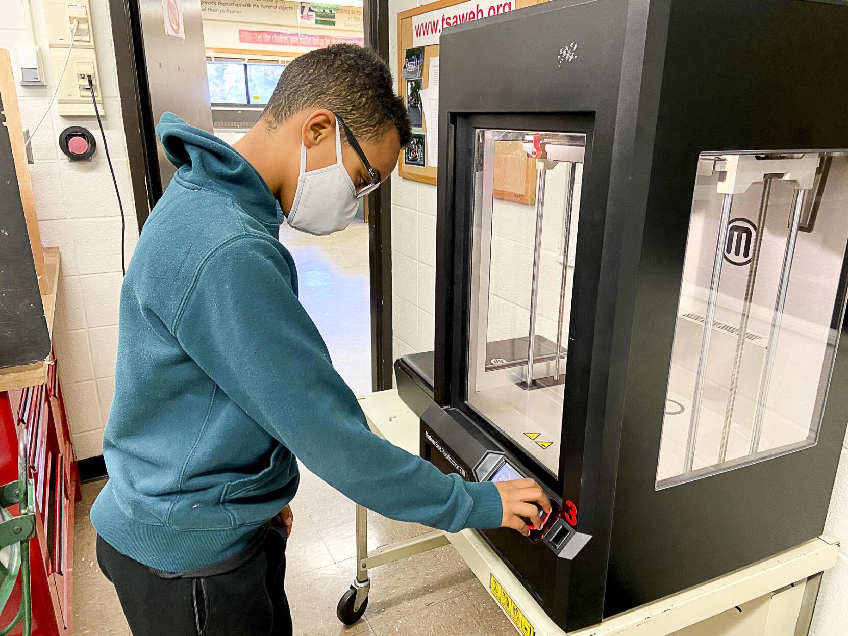 DeWitt tech teachers, students keep creating despite COVID - Vimarsana News