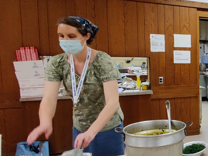 Liz Susmann: Abriendo las puertas al inglés para nuestros nuevos vecinos | conexiones comunitarias Liz Susmann: Abriendo las puertas al inglés para nuestros nuevos vecinos | conexiones comunitarias