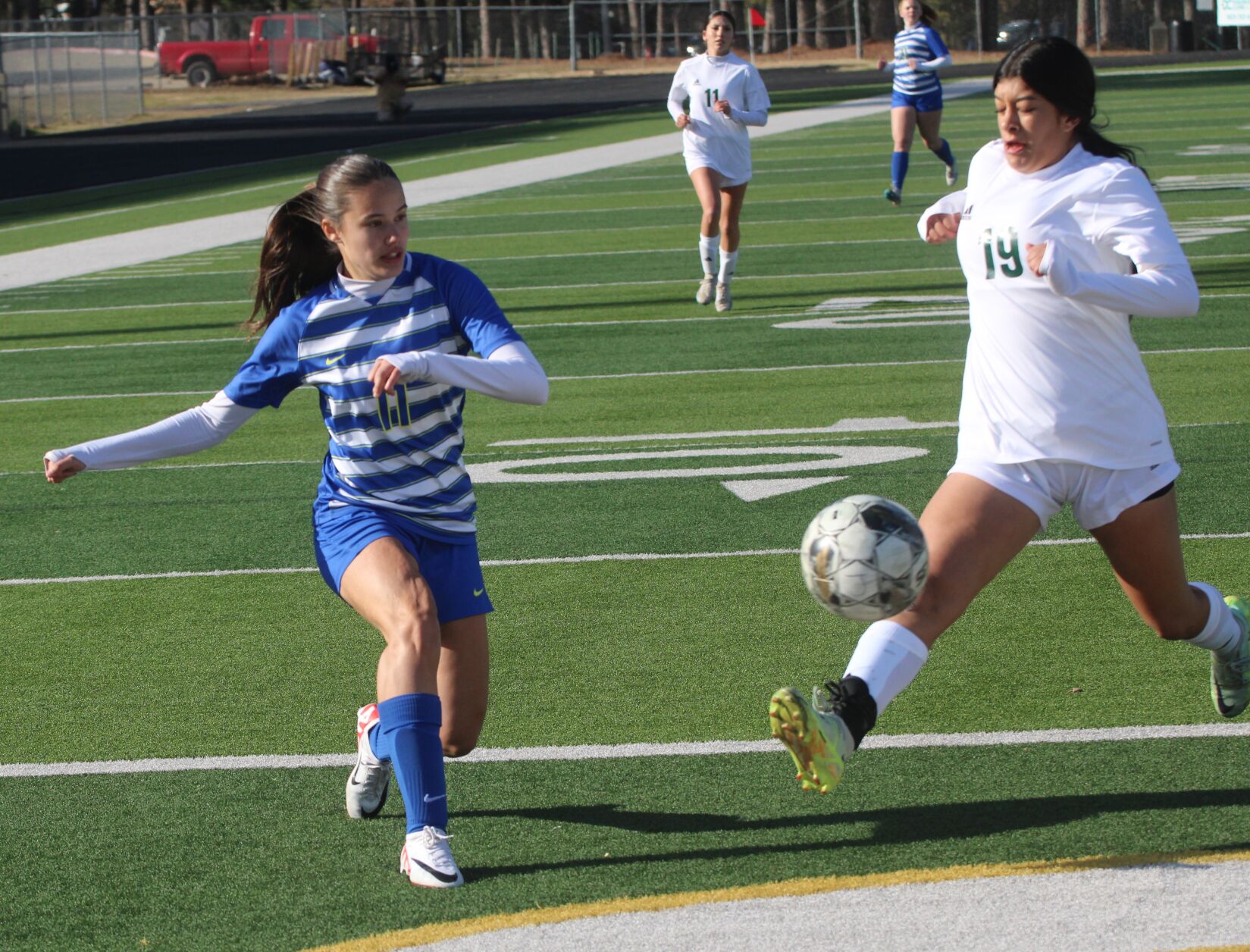 Soccer: Longview scores 4 unanswered goals to stop Fightin’ Maidens, 4-2