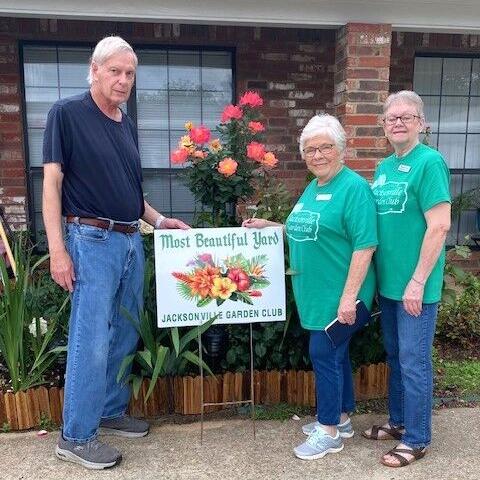 Garden Club awards Yard of the Month - Vimarsana News