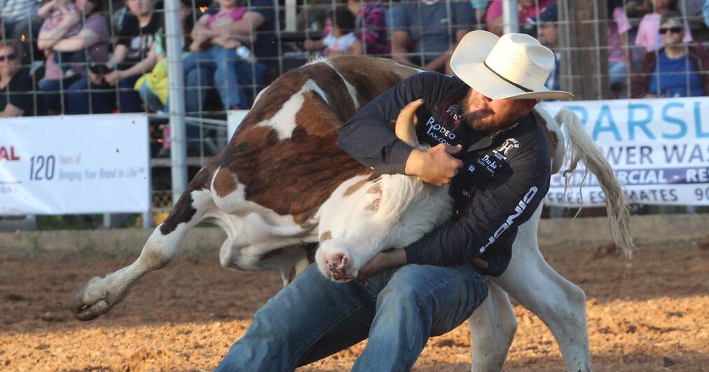 Rodeo fans pack arena for Tops In Texas opening night | Sports ...