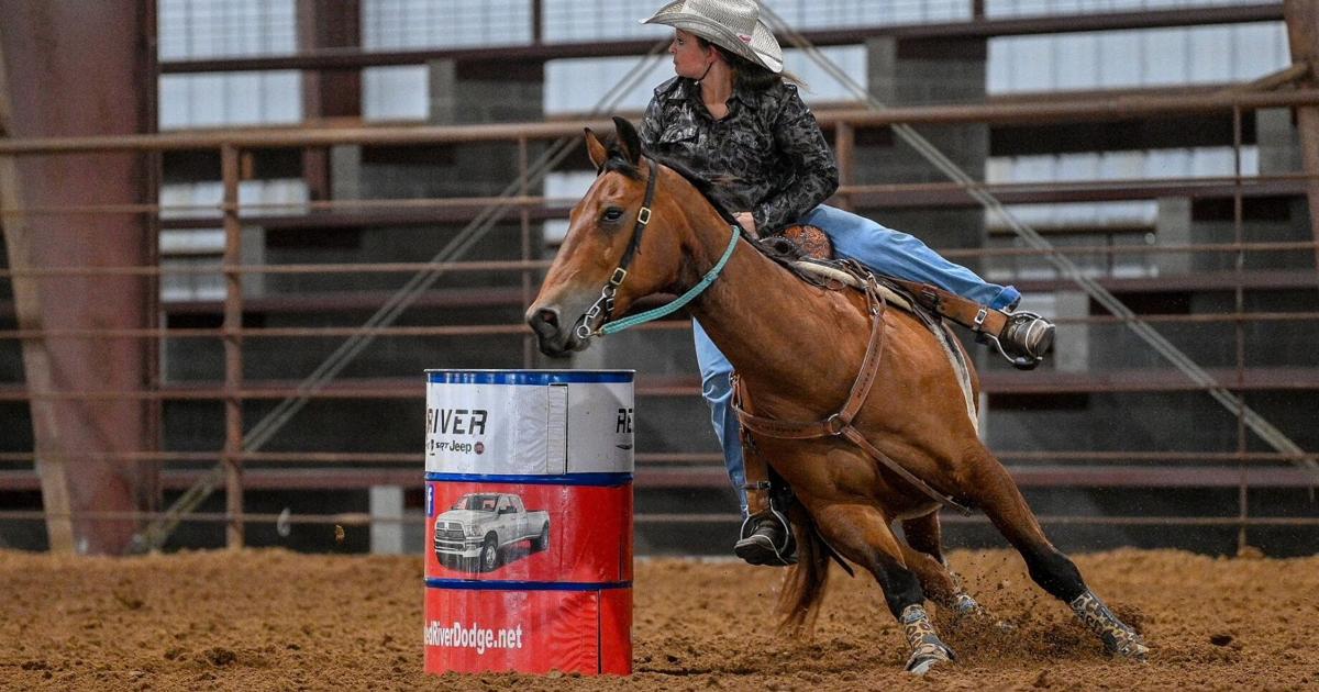 Barrel Racers Rodeo Tops In Texas Rodeo: Barrel racer with local family ties to make pro ...