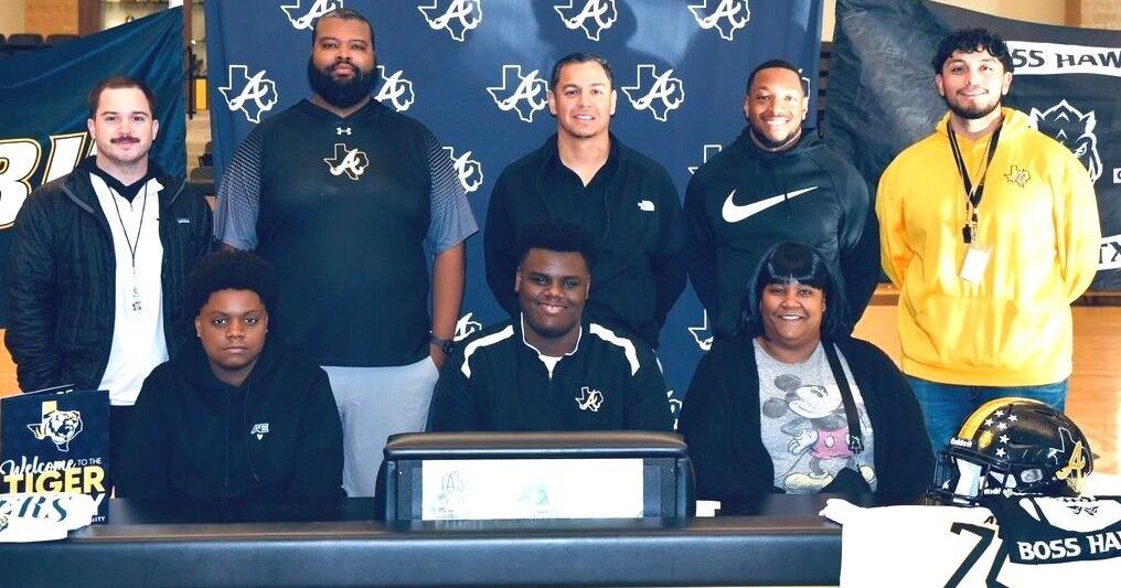 Ra’Shad Lynch signs national letter with East Texas Baptist University