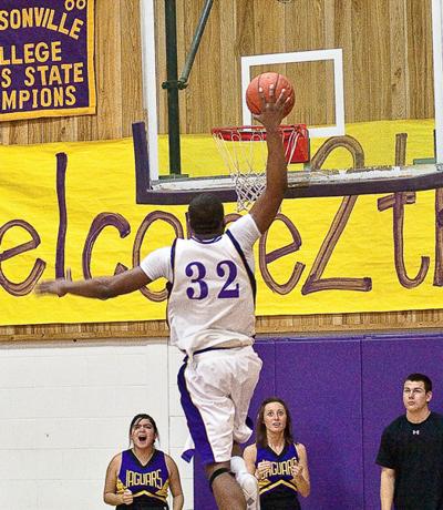 No 17 Paris Uses The Long Ball To Beat Jaguars Sports