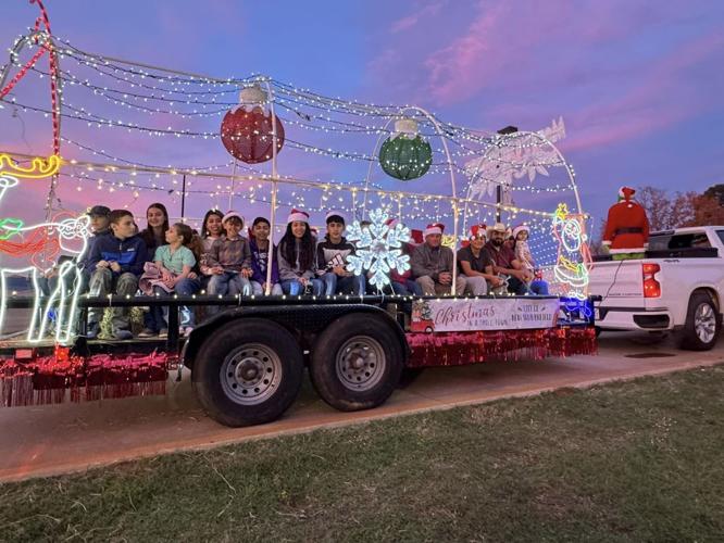 New Summerfield hosts second annual Christmas parade Local News