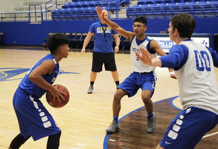 Boy S Basketball New Summerfield Varsity Roster Features 12
